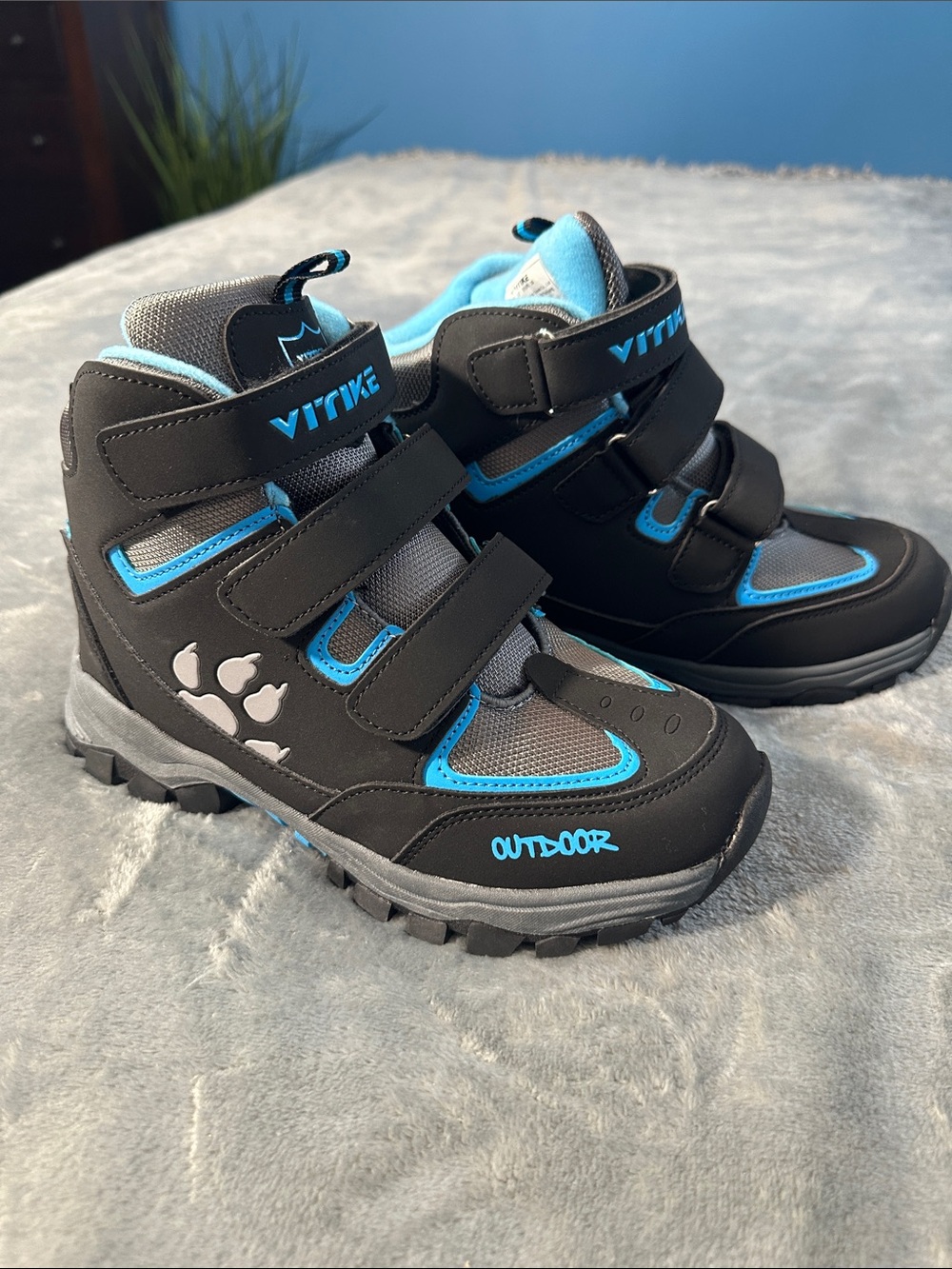 NWOT VITIKE Hiking Snow Boots Sz 37 or US 5-5.5 BOYS